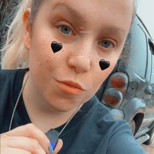 Meet your Posher, Courtney